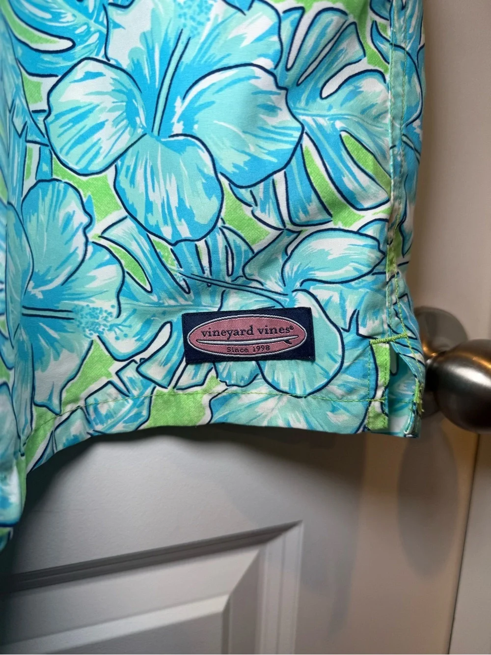 Vineyard Vines bold tropical